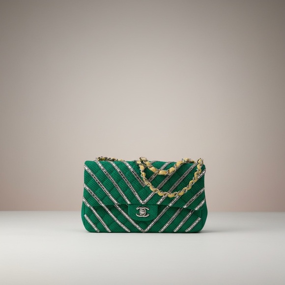 CHANEL Handbags - Chanel Emerald Green Flap | Custom | Medium | Rare | Vintage Chanel